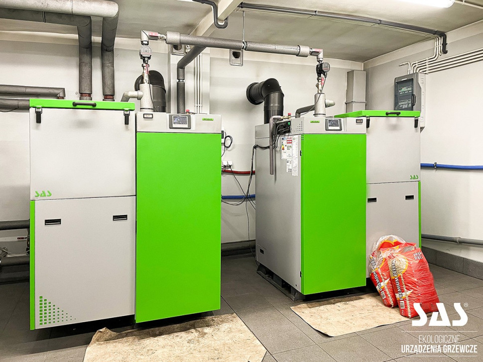 W budynkach o większym lub zmiennym zapotrzebowaniu energetycznym kotły peletowe można z powodzeniem łączyć w układy kaskadowe składające się z dwóch lub więcej urządzeń.