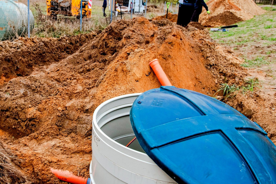 Montaż oczyszczalni VH jest możliwy w każdych warunkach gruntowo-wodnych. Kompaktowa konstrukcja pozwala na montaż nawet na małej działce.