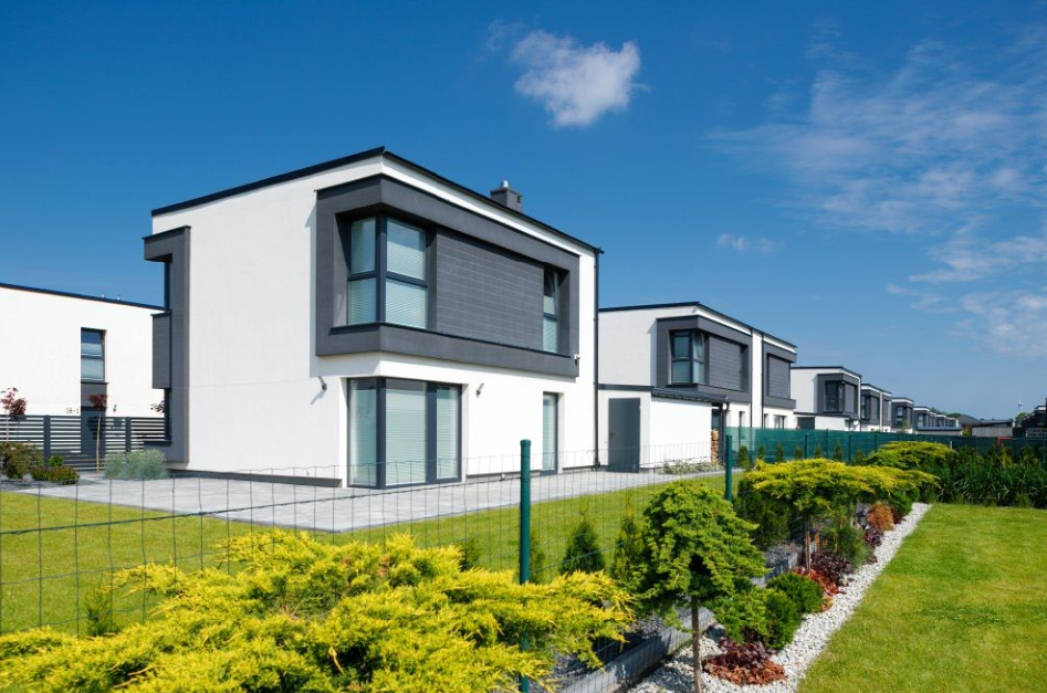 Tynki natryskowe AKORD dostępne są w różnorodnych wariantach