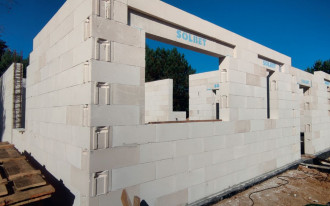 Na czym polega systemowa budowa domu?