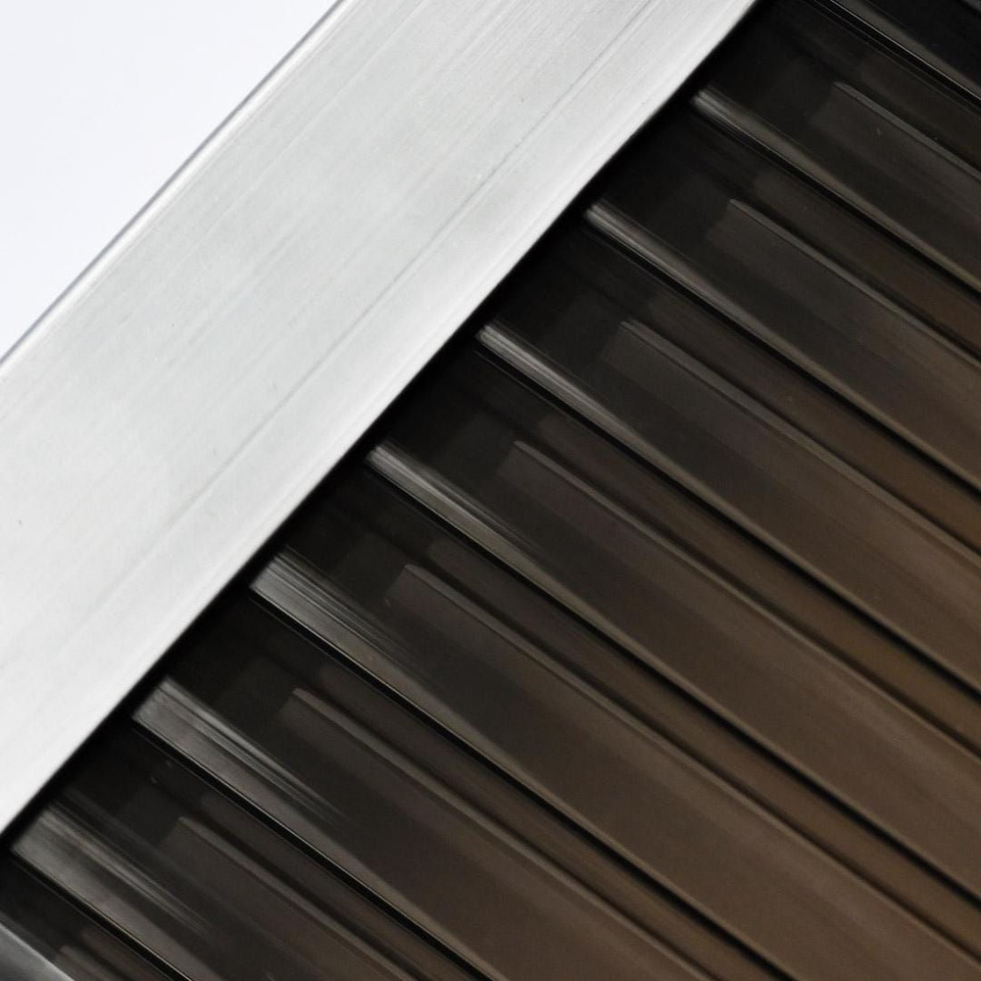 Przełomowe rozwiązania architektoniczne z profilami aluminiowymi z poliwęglanem