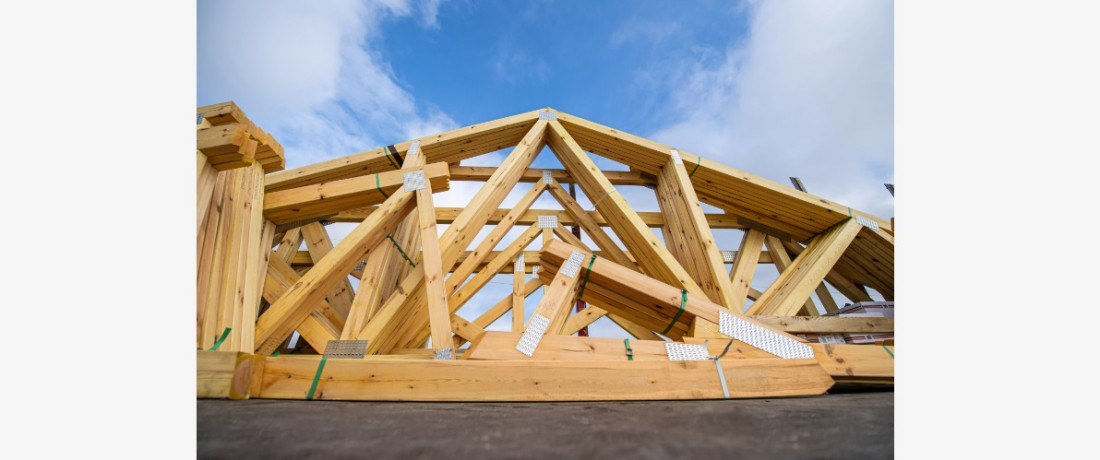 Dlaczego warto wybierać prefabrykowane konstrukcje drewniane?