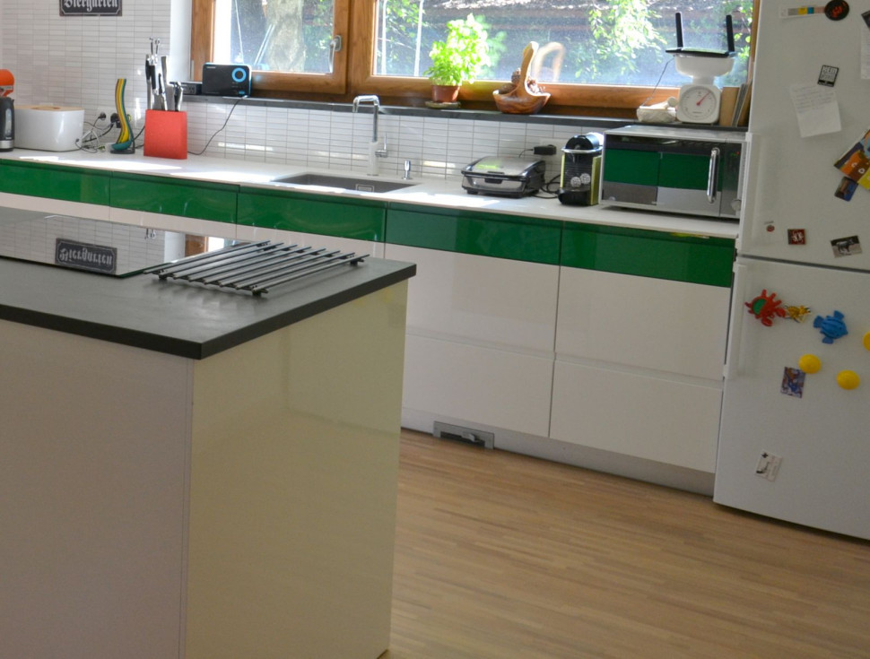 Automatyczna szufelka w kuchni