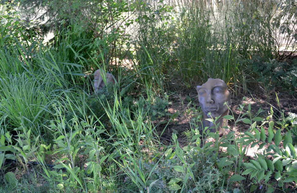 W Dzikim Zagajniku (tak nazwała go Grażyna) właściciele ulokowali maskę dziewczyny i chłopca