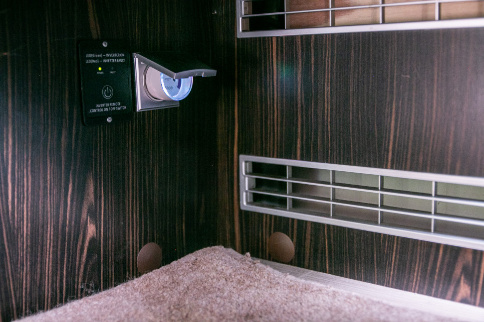 W kamperze zamontowano szereg urządzeń z ekosystemu Nice, które czynią podróż bezpieczniejszą i w pełni komfortową.