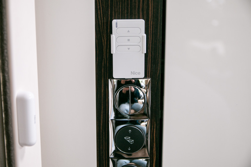 W kamperze zamontowano szereg urządzeń z ekosystemu Nice, które czynią podróż bezpieczniejszą i w pełni komfortową.