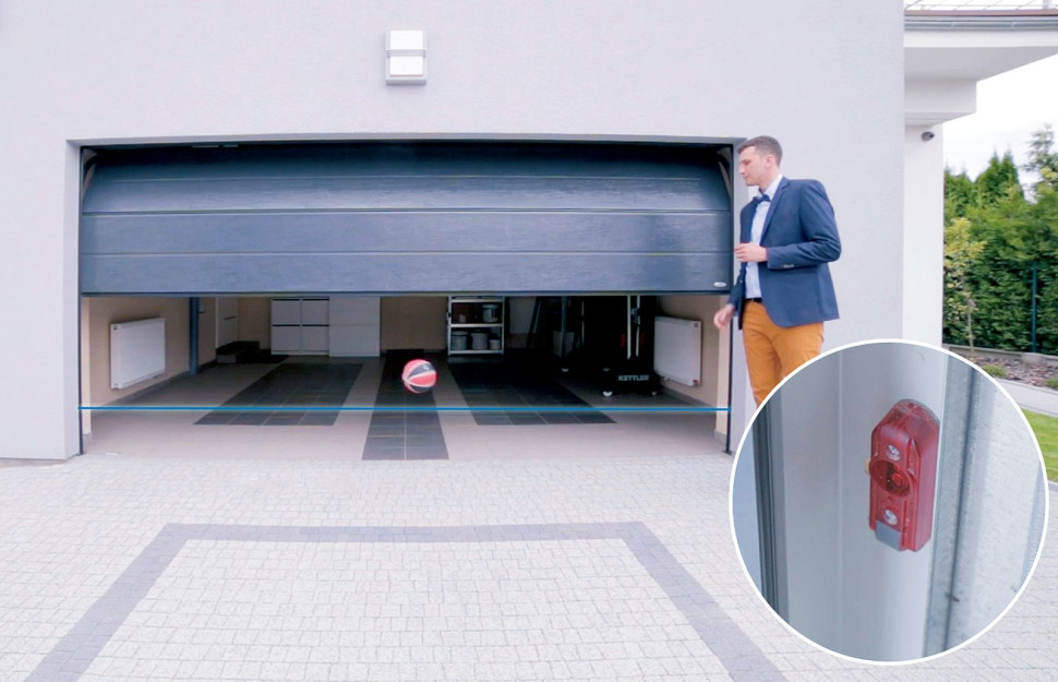 Bramę garażową warto wyposażyć w fotokomórkę