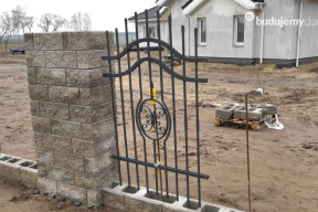 udujesz ogrodzenie betonowe? Tak wykonasz fundament, który nie popęka po kilku sezonach