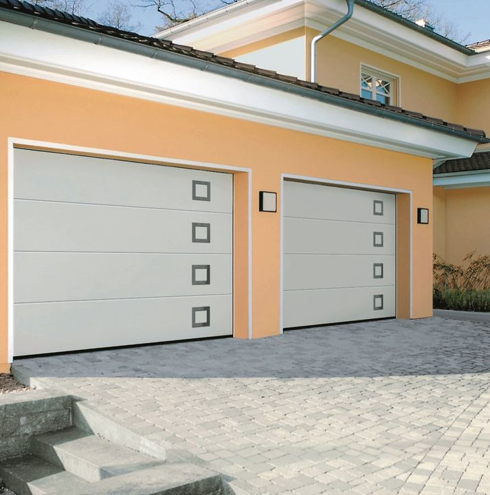 Zamontowana brama segmentowa