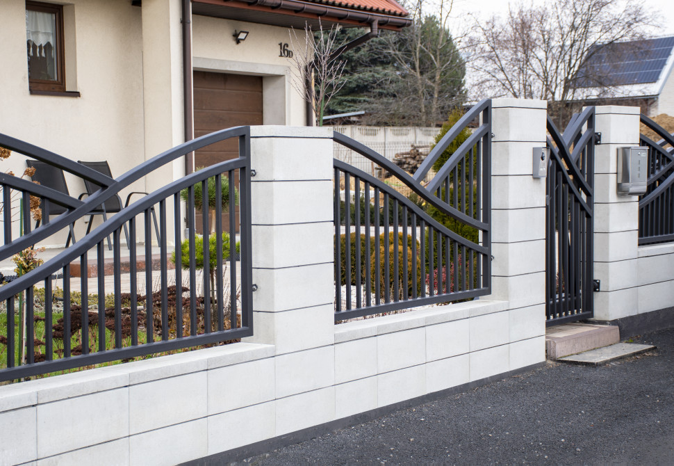 ROMA Horizon to system bloczków ogrodzeniowych, których ogromną zaletą jest prosty i szybki montaż