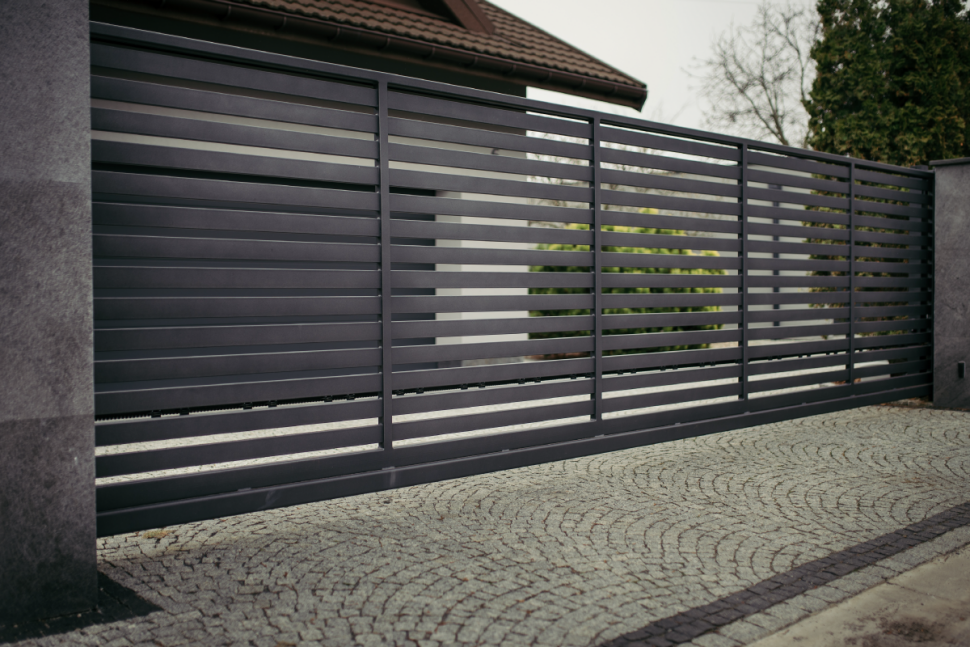 Poziome pasy są charakterystyczne dla linii Elegance