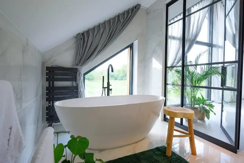 Okno Winergetic OKNOPLAST o nietypowym kształcie.