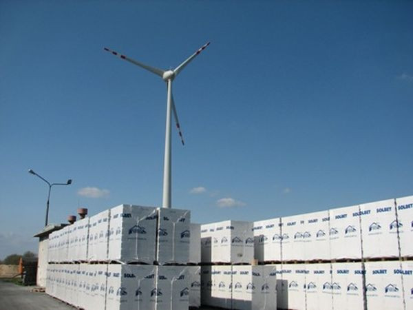 Wiatraki wspomagające energooszczędną produkcję betonu komórkowego