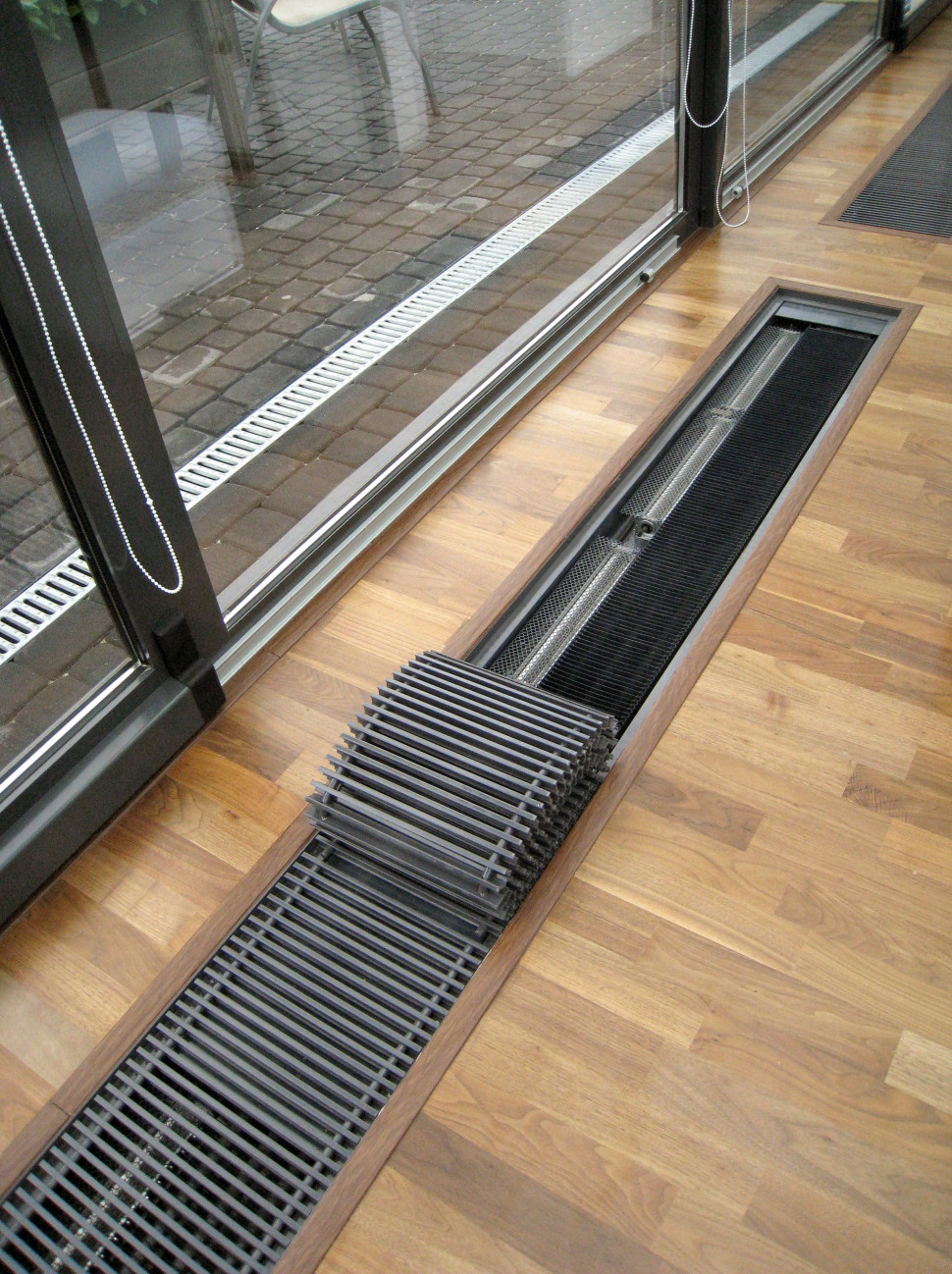 Ażurowy podest do osłony kanału grzewczego