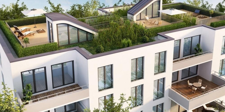 Zadaszenie balkonu w bloku. Kiedy potrzebne jest pozwolenie i zgoda administracji?