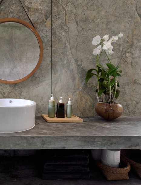 Kolekcja Rocko Tiles koncentruje się na autentycznym oddaniu wyglądu drewna, marmuru i betonu.