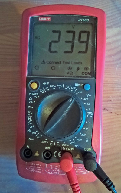 Rzeczywiste napięcie na żadnej z faz nie może przekraczać 253 V