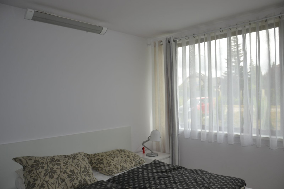 Do ogrzania sypialni wystarcza grzejnik o mocy 500 W.