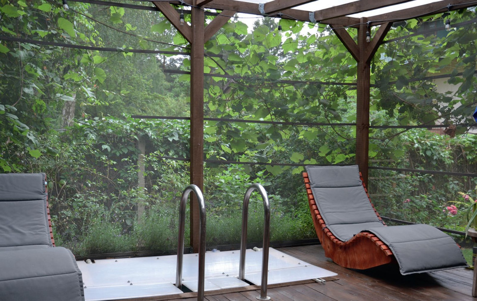 Pomieszczenie ze spa w ogrodzie