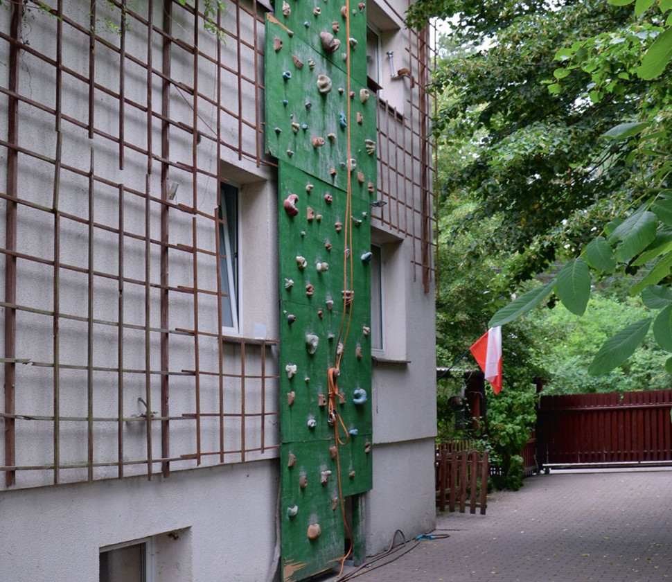 Ścianka wspinaczkowa w ogrodzie