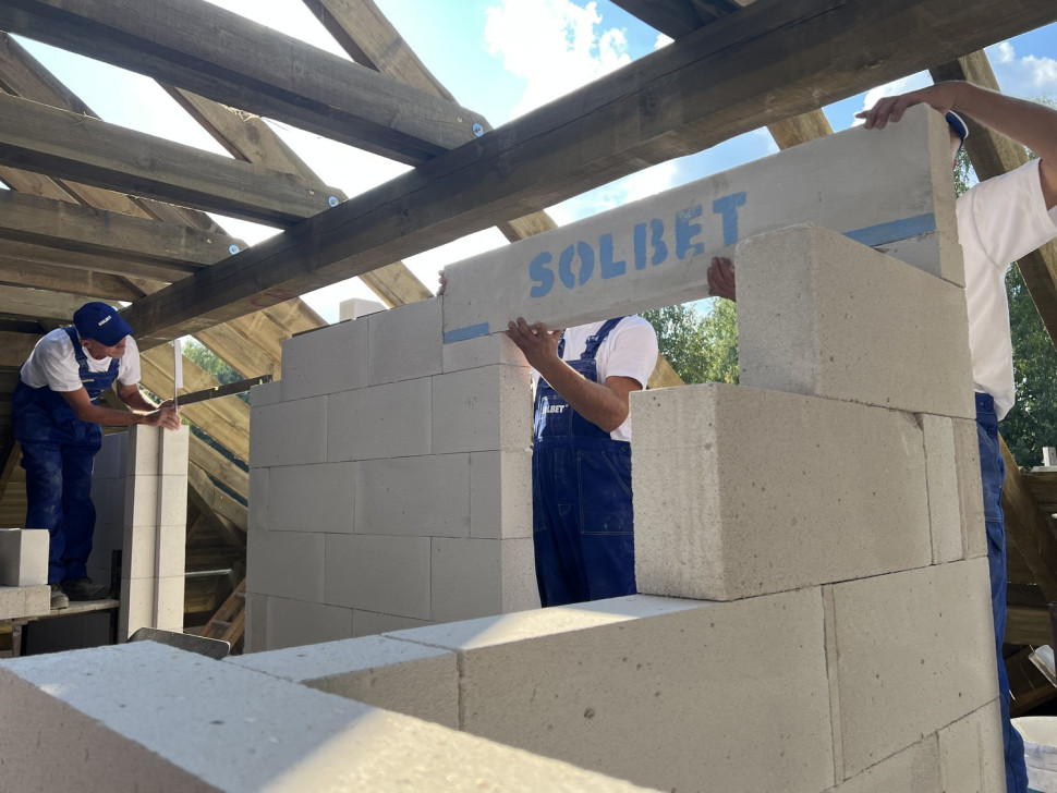 Nadproża z betonu komórkowego, to zbrojone belki prefabrykowane