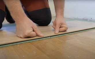 Jak położyć panele podłogowe w 2 dni? Przewodnik krok po kroku!