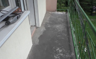 Odmień swój balkon: proste triki remontowe!