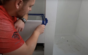 Dwie główne metody silikonowania narożników w łazience - która jest lepsza?