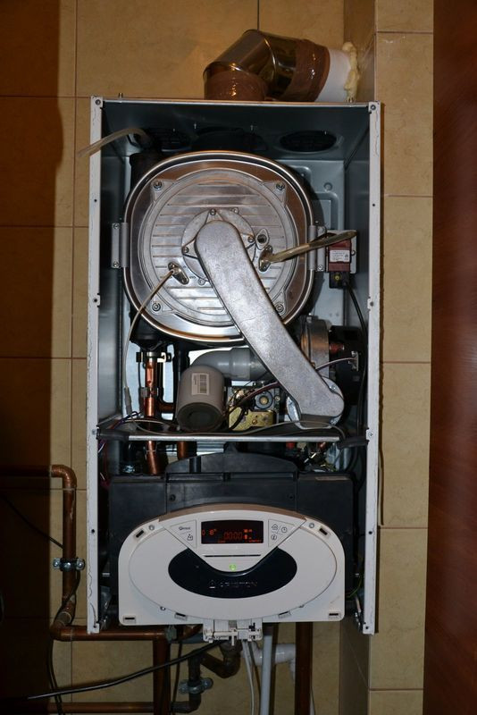 Wnętrze kotła gazowego
