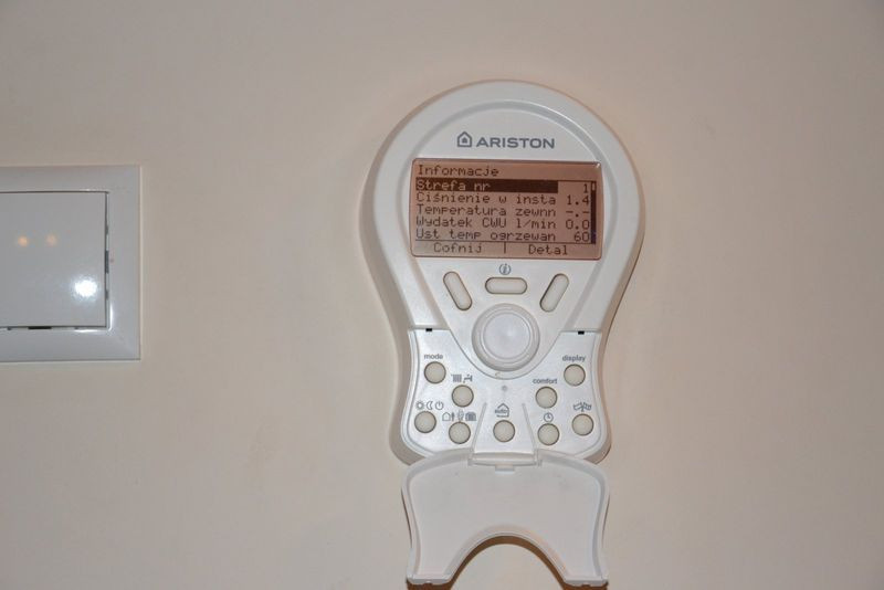 Regulator pokojowy zapewnia wielofunkcyjne sterowanie temperaturą w domu