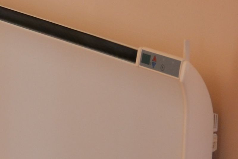 Każdy z grzejników ma termostat sterowany radiowo