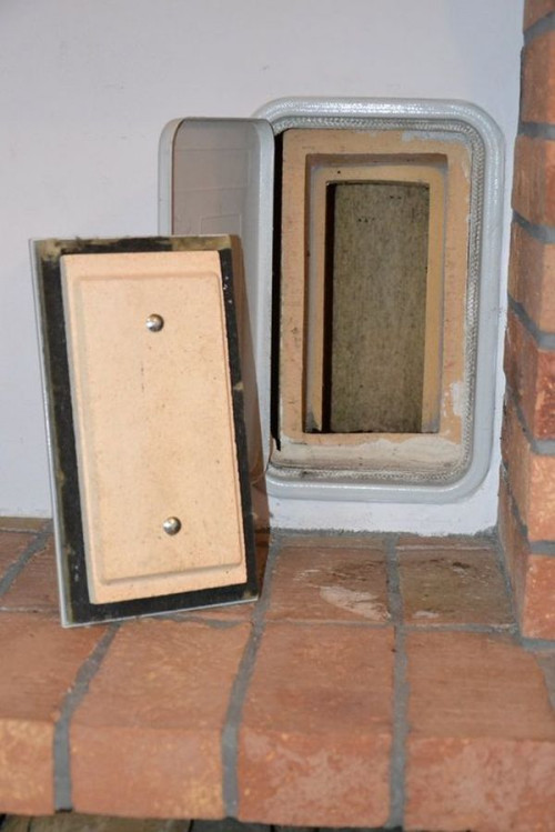 Wyczystka przy kominku z płaszczem wodnym