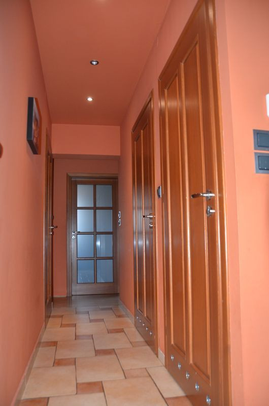 Drzwi w korytarzu na parterze