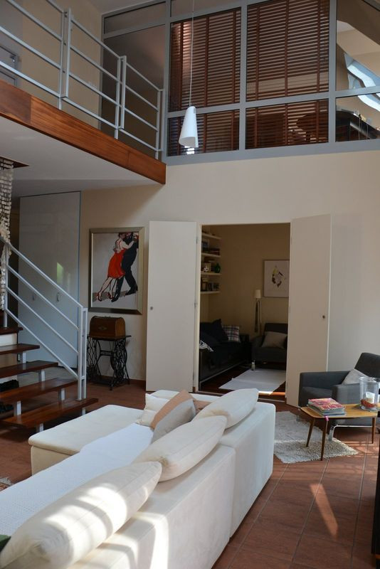 Dwuskrzydłowe drzwi na ściance z płyt k-g. Wymagają przebudowania