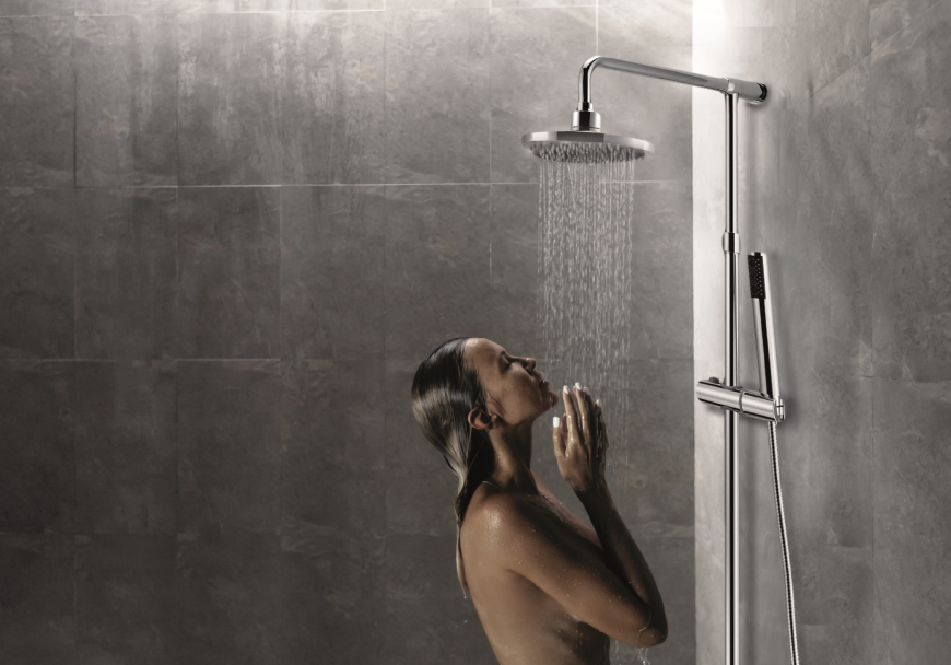 komplet natryskowy PAN-51 wyposażony w baterię termostatyczną