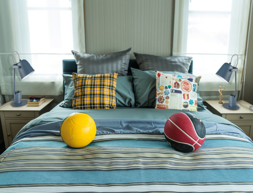 Kanlux RAIBO to modna retro lampka biurkowa.