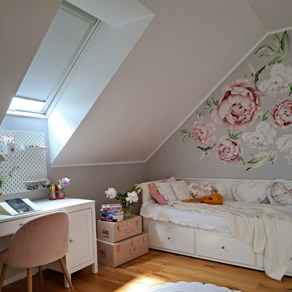 Rolety wewnętrzne do okien dachowych w pokoju dziecka. fot. FAKRO