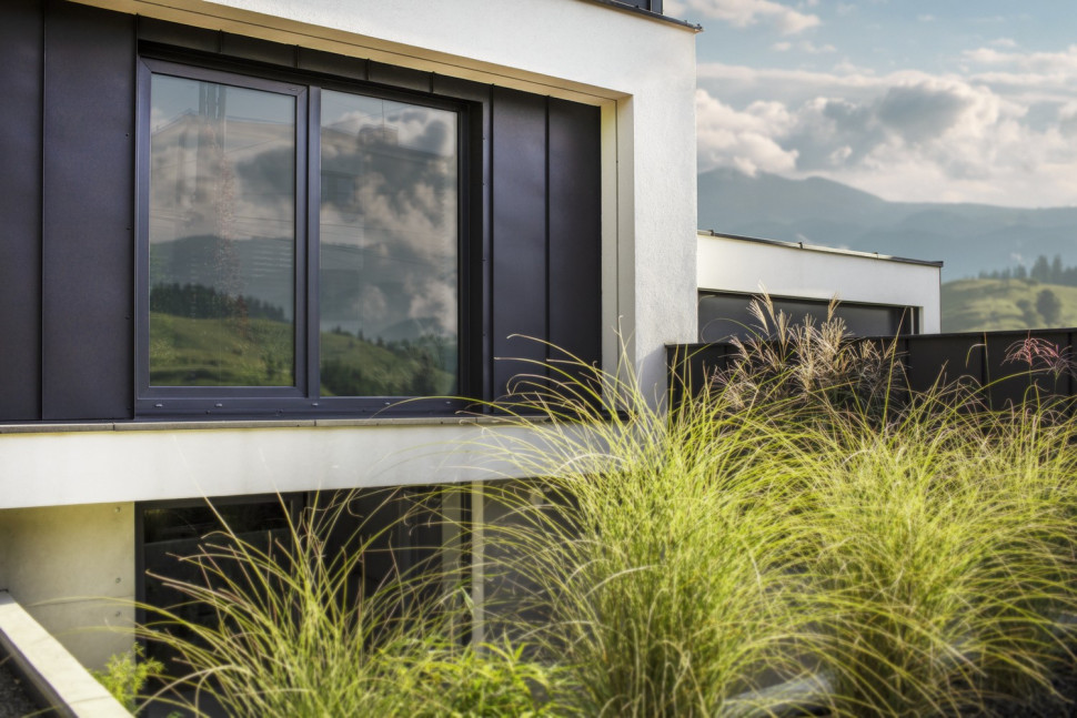 Okna WIŚNIOWSKI spełniają wymagania programu Czyste Powietrze, co pozwala uzyskać dofinansowanie na wymianę stolarki okiennej 