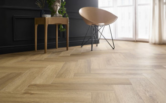 Klejone panele winylowe Herringbone Dryback - nie tylko jednolita podłoga w całym domu