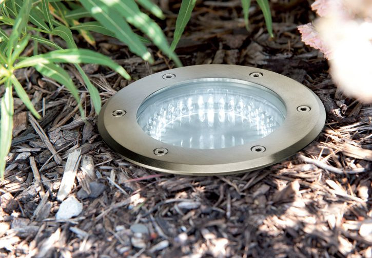 Oprawy najazdowe można osadzać także w gruncie