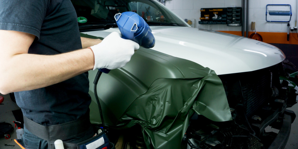 Opalarka może służyć do gięcia, łączenia oraz formowania materiałów termoplastycznych. 