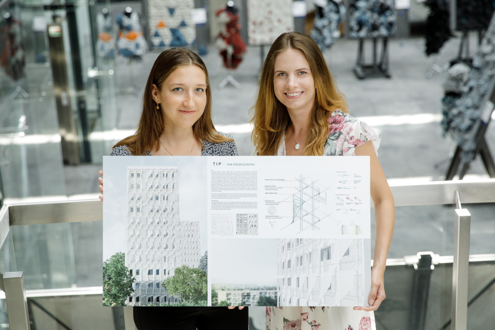 Zuzanna Sazonow i Aleksandra Pytka - zdobyły nagrodę regionalną w prestiżowym konkursie International VELUX Award 2022