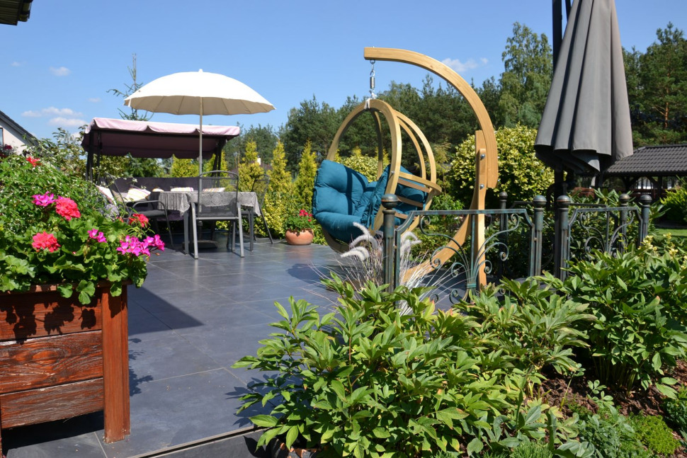 Płyta tarasu wykończona mrozoodpornym gresem