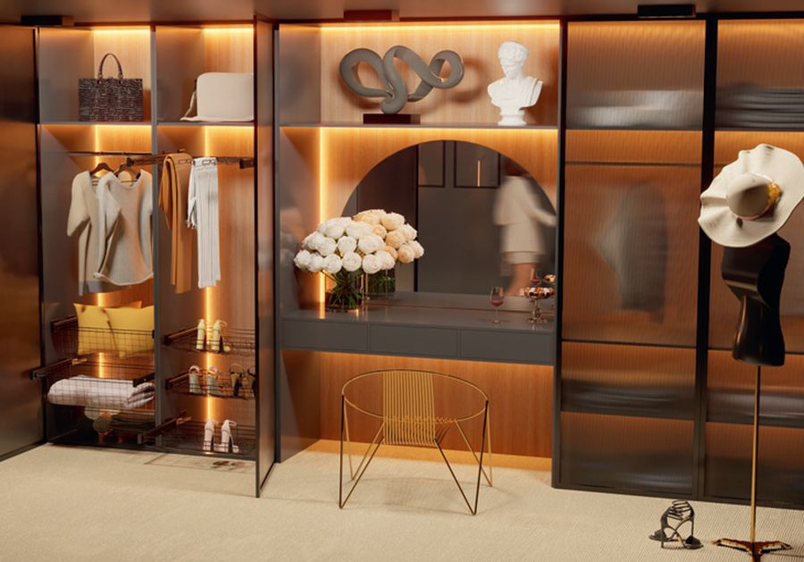 Miejsce na toaletkę z lustrem w garderobie