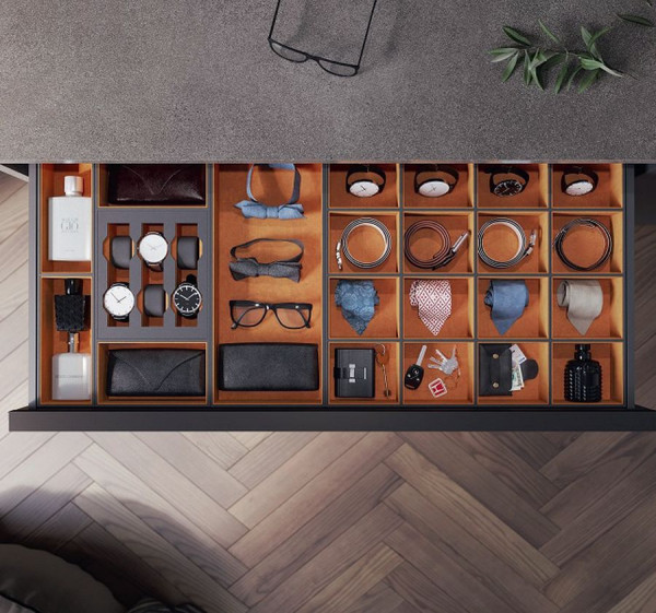 Wkłady z przegródkami na krawaty i zegarki