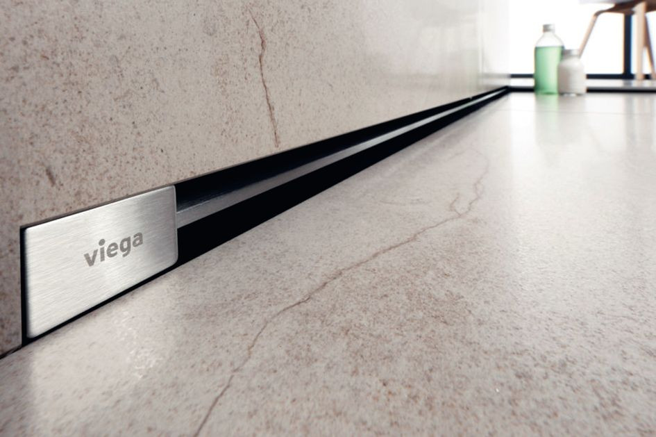 Odwodnienie ścienne mocuje się w stelażu wbudowywanym w ścianę