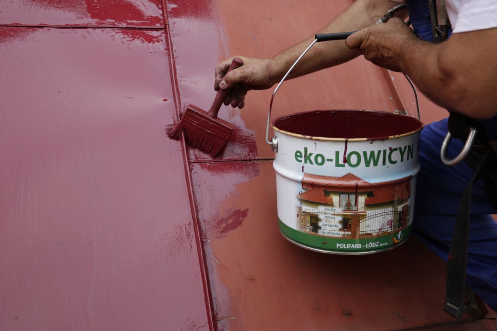 Akrylowa farba do odnowienia pokryć blaszanych