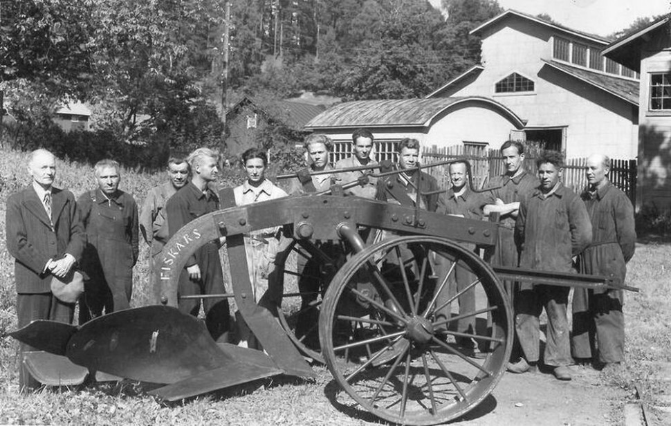 Pracownicy warsztatu Fiskars w 1946 roku