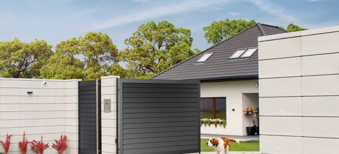 Ogrodzenia i mała architektura. Sztuka aranżacji zewnętrznej przestrzeni - inspiracje i pomysły