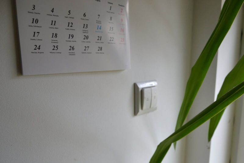 Elektryczny sterownik klawiszowy w jadalni